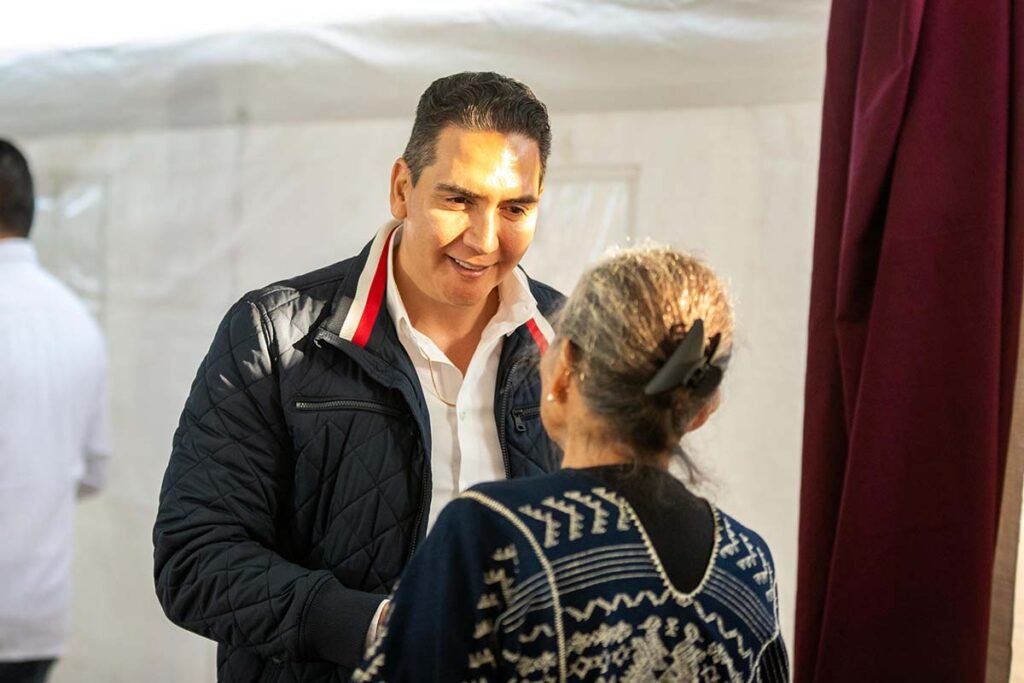 Hector Santana acerca el gobierno a la gente con la Audiencia Ciudadana en San Pancho 01