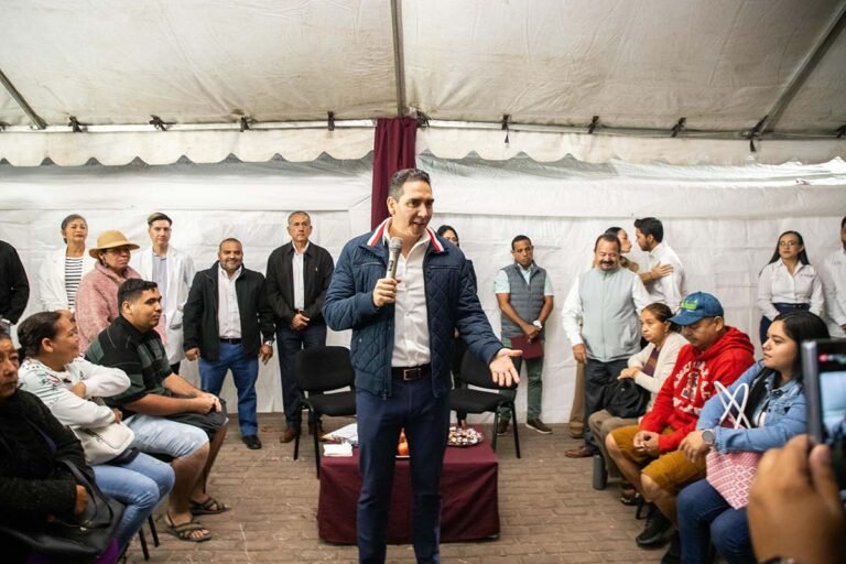 Héctor Santana acerca el gobierno a la gente con la Audiencia Ciudadana en San Pancho