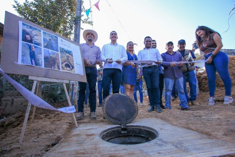 Héctor Santana inaugura ampliación de red de alcantarillado en El Coatante, Bahía de Banderas