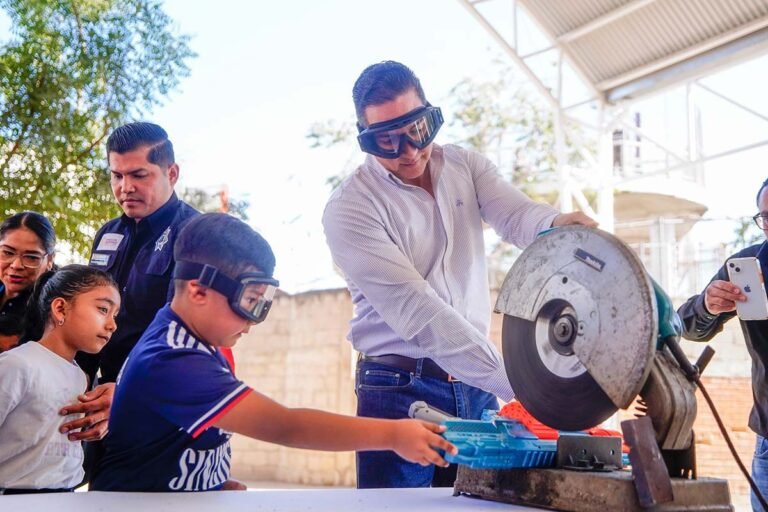 Héctor Santana lanza “Sí al desarme, sí a la paz” en Bahía de Banderas