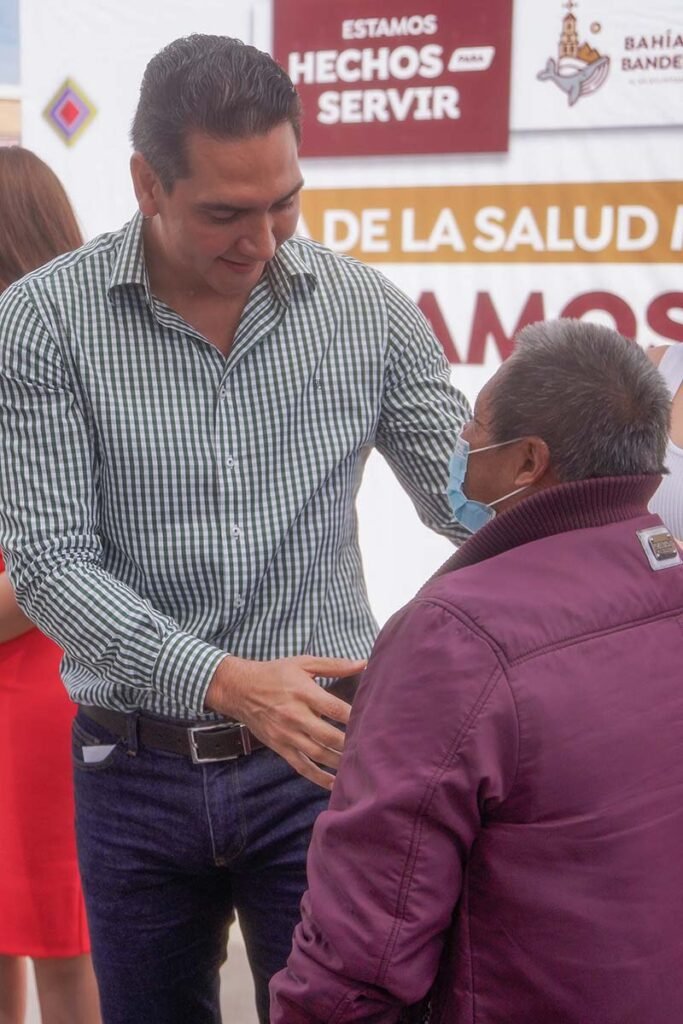 Hector Santana lleva Feria de Salud a San Jose del Valle y anuncia acciones contra el dengue 07