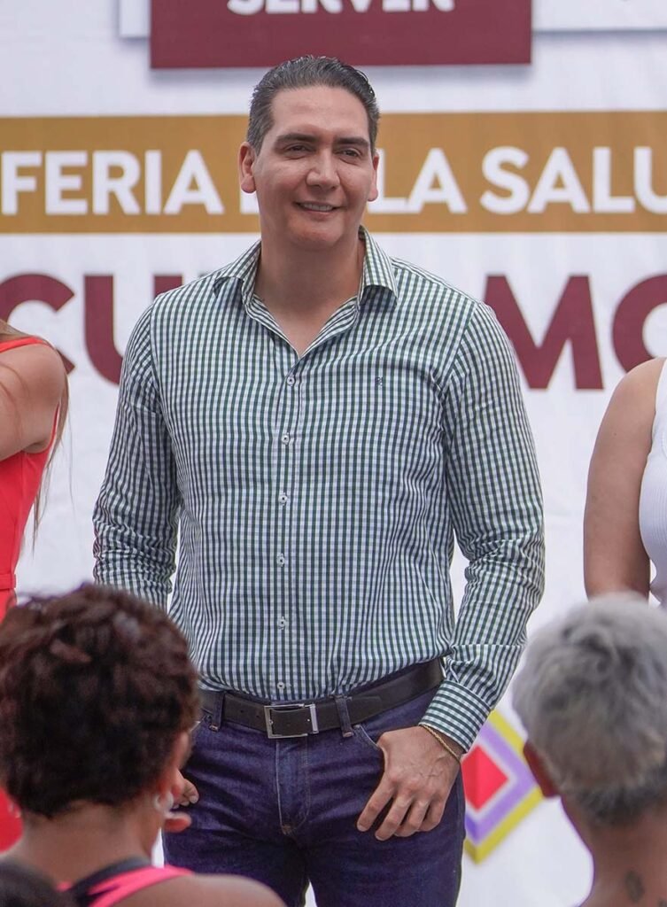 Hector Santana lleva Feria de Salud a San Jose del Valle y anuncia acciones contra el dengue 08