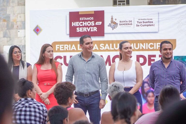 Héctor Santana lleva Feria de Salud a San José del Valle y anuncia acciones contra el dengue