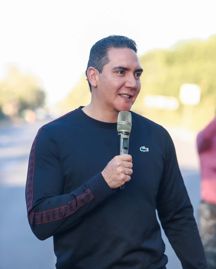 Hector Santana y familias de Bahia de Banderas participan en la Carrera Recreativa Hazlo por tu Salud 16