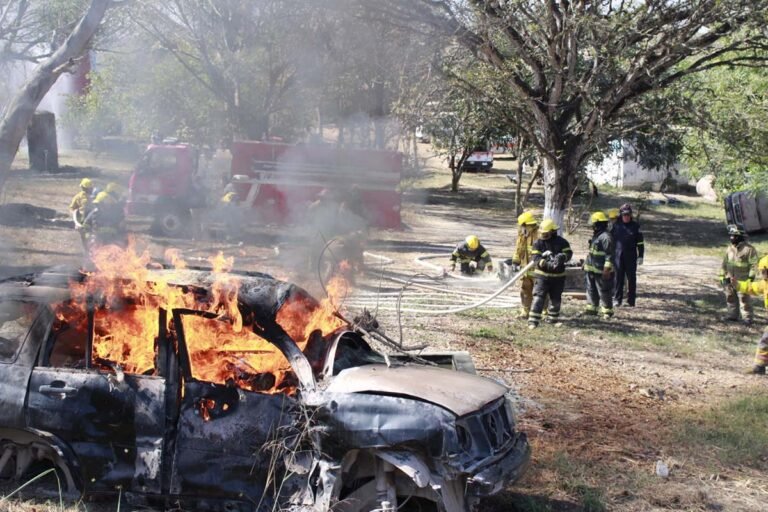 Protección Civil y Bomberos de Puerto Vallarta fortalece su capacitación