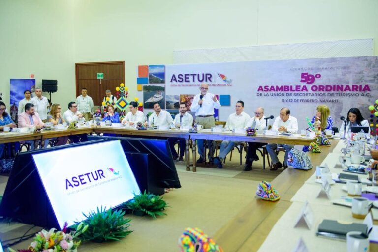 Encabeza Miguel Ángel Navarro Quintero la 59° Asamblea Ordinaria de la ASETUR
