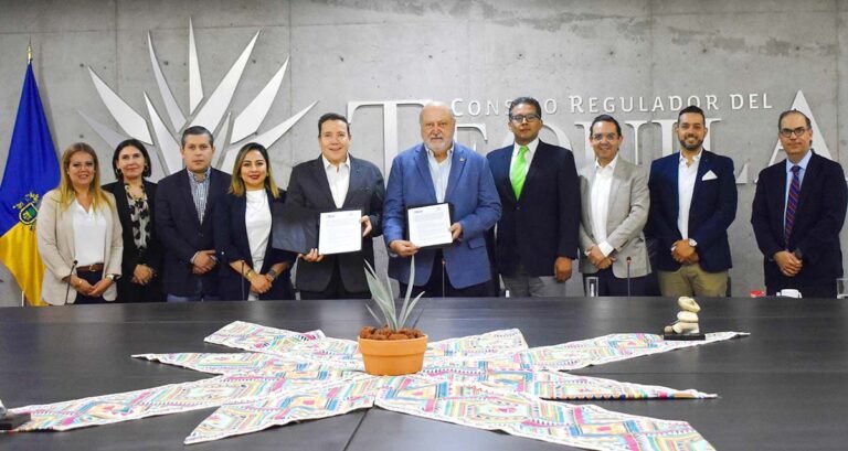 Consejo Regulador del Tequila y AMPPI firman convenio para fortalecer la propiedad intelectual