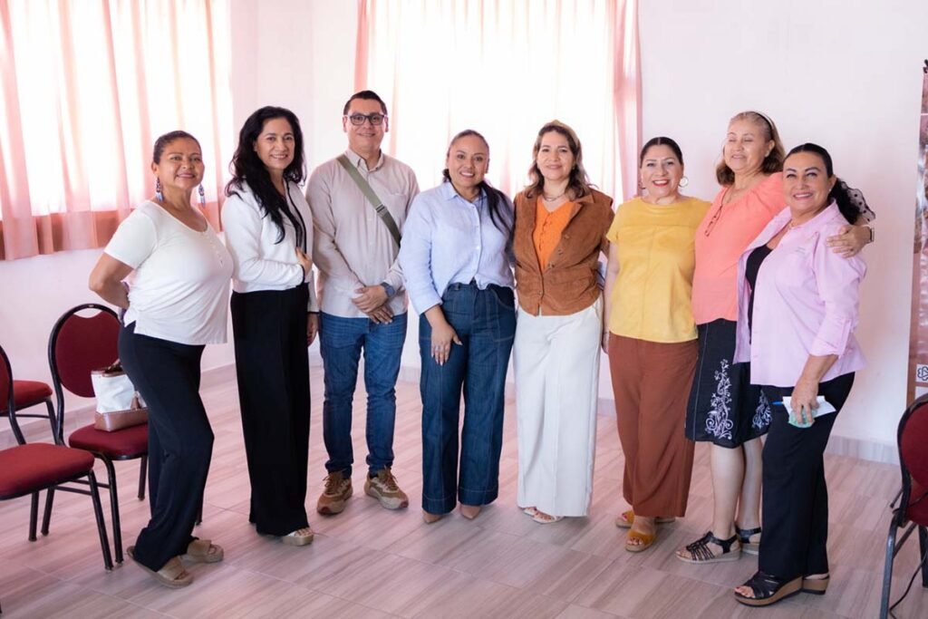 Emprendedores reciben capacitacion y herramientas para impulsar sus negocios 01