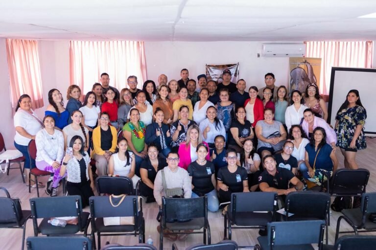 Emprendedores reciben capacitación y herramientas para impulsar sus negocios