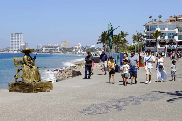En marcha el embellecimiento del malecón de Puerto Vallarta