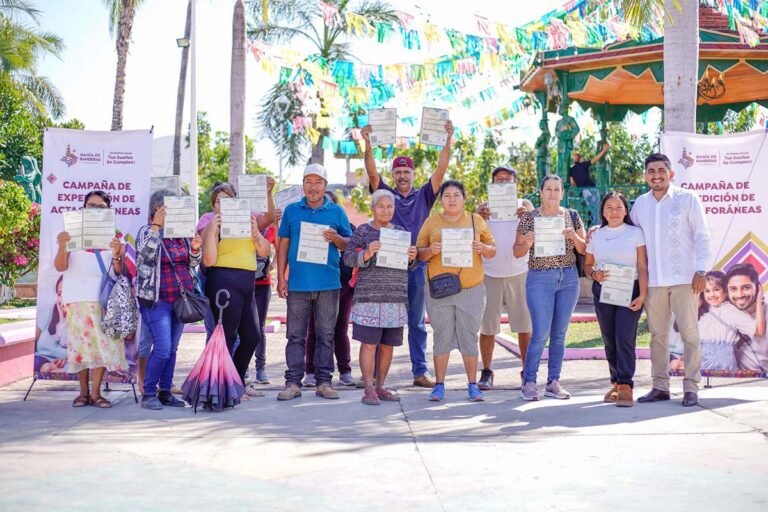 Héctor Santana acerca servicios del Registro Civil a la ciudadanía