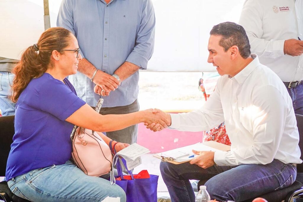 Héctor Santana fortalece la atención ciudadana en Bahía de Banderas con la Audiencia #20 2 Hector Santana fortalece la atencion ciudadana en Bahia de Banderas 03