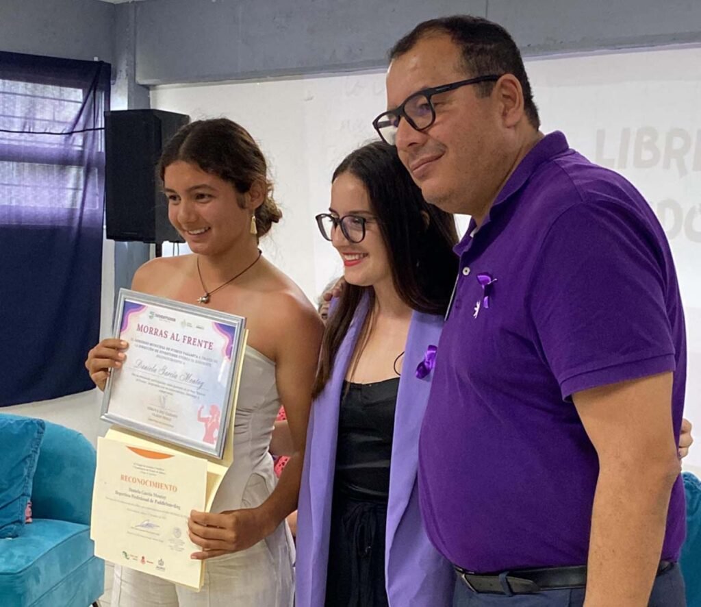 Jóvenes destacadas comparten experiencias en el foro "Morras al Frente" 3 Jovenes destacadas comparten experiencias en el foro 01