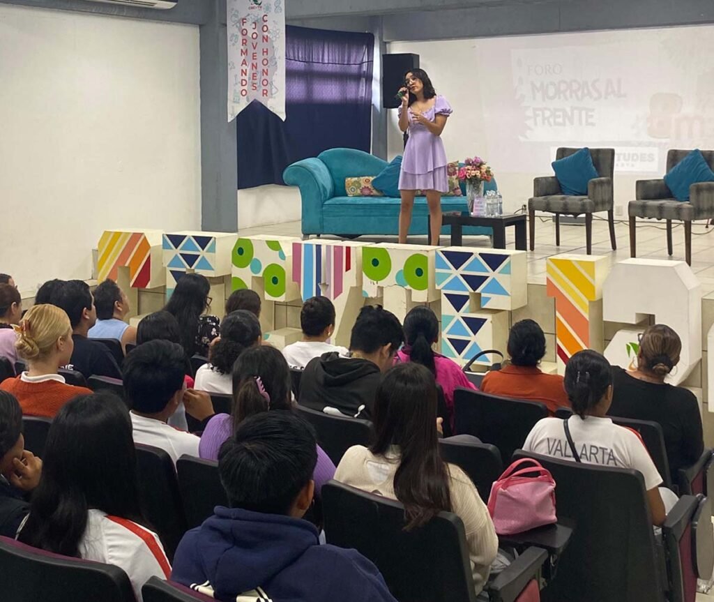 Jóvenes destacadas comparten experiencias en el foro "Morras al Frente" 4 Jovenes destacadas comparten experiencias en el foro 02