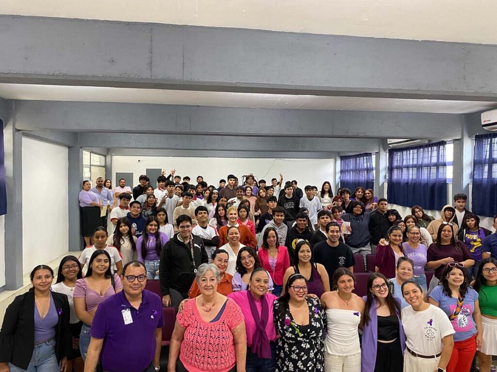 Jóvenes destacadas comparten experiencias en el foro "Morras al Frente" 1 Jovenes destacadas comparten experiencias en el foro 03