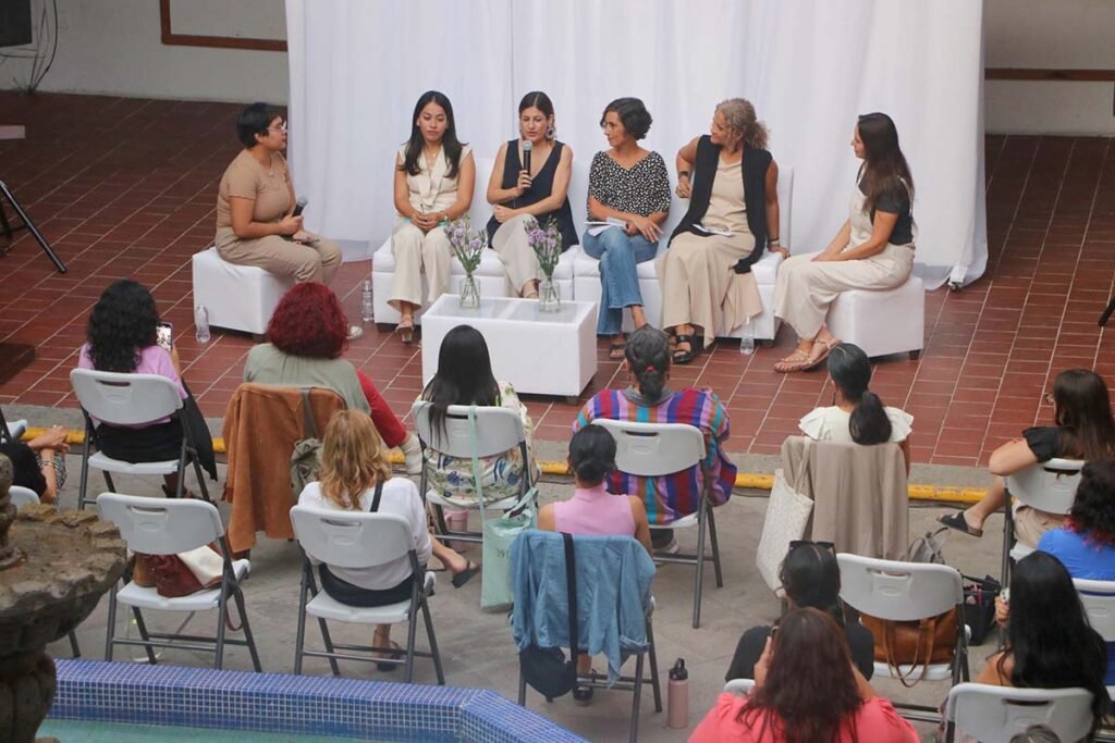 Mujeres creadoras en Vallarta: Un diálogo sobre la creatividad femenina en el arte y la cultura 2 Mujeres creadoras en Vallarta 06