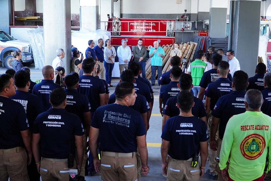 Recibe Bomberos de Vallarta donativo de literas y colchones 5 Recibe Bomberos de Vallarta donativo de literas y colchones 07