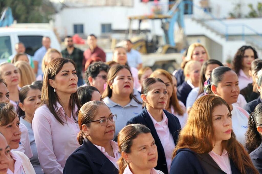 Reconocen a mujeres trabajadoras de SEAPAL Vallarta 01