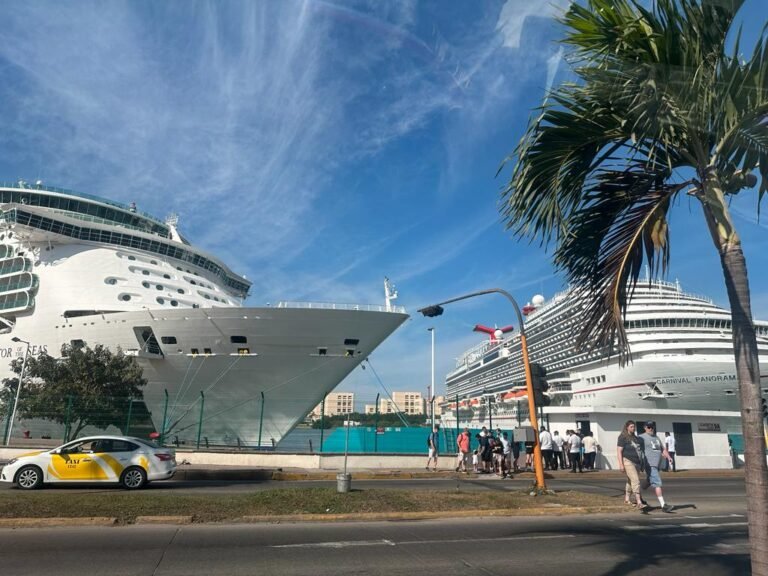 Puerto Vallarta aplaza cobro de impuesto voluntario a extranjeros hasta abril