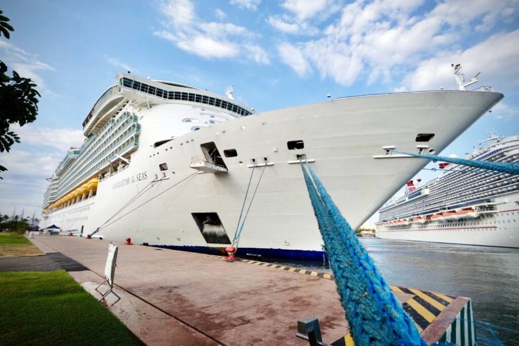 Puerto Vallarta recibirá 21 cruceros en marzo, superando cifras del año pasado 1 Embarcaciones cruceros atracados en el puerto de Vallarta.