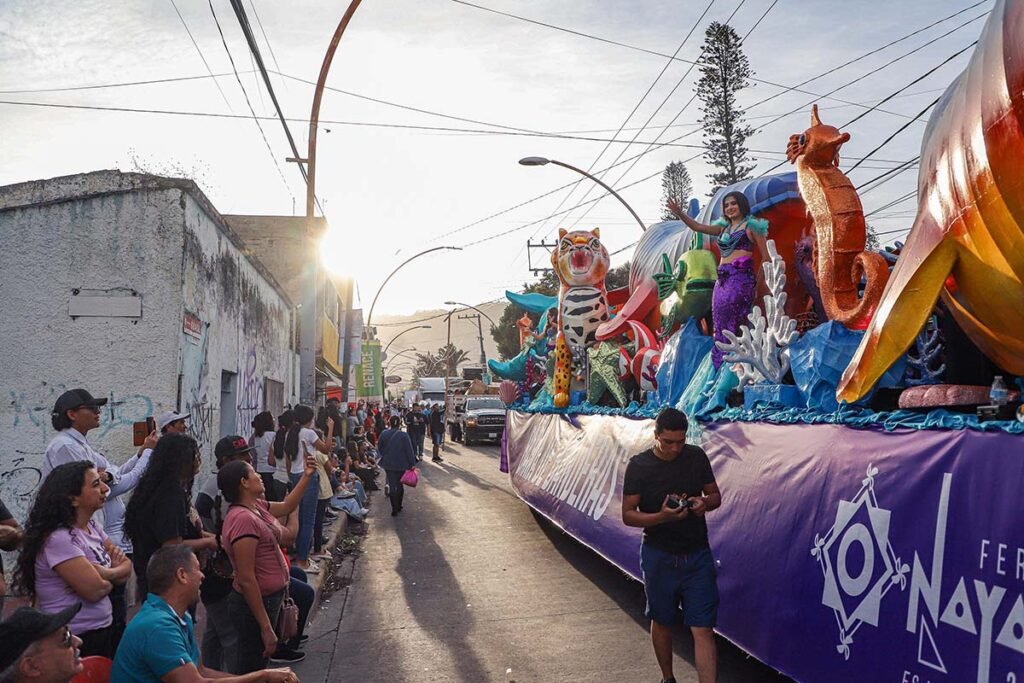 Bahía de Banderas deslumbra en el desfile inaugural de la Feria Nayarit 2025 1 desfile inaugural de la Feria Nayarit 2025 03