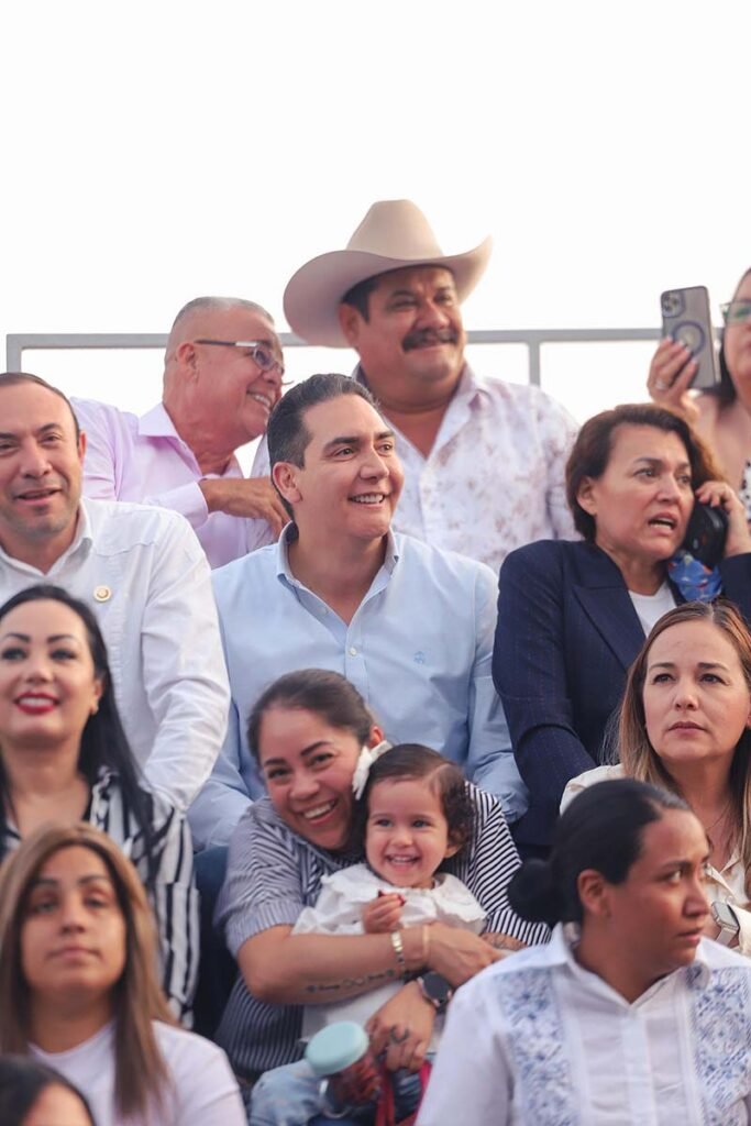 Bahía de Banderas deslumbra en el desfile inaugural de la Feria Nayarit 2025 9 desfile inaugural de la Feria Nayarit 2025 05