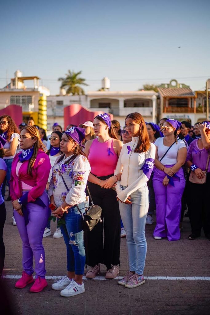 Bahía de Banderas se tiñe de morado en la marcha conmemorativa del 8M 21 marcha conmemorativa del 8M 01