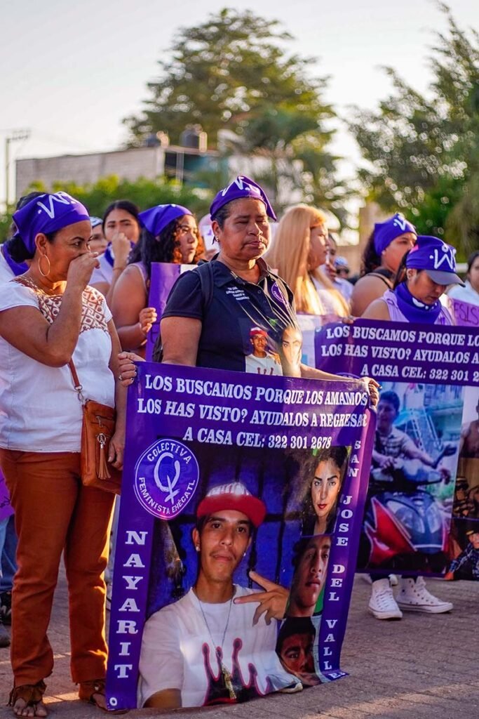 Bahía de Banderas se tiñe de morado en la marcha conmemorativa del 8M 16 marcha conmemorativa del 8M 06