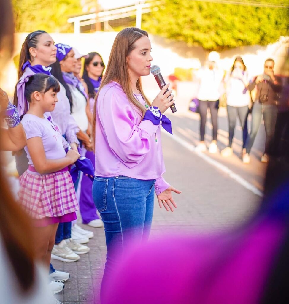 Bahía de Banderas se tiñe de morado en la marcha conmemorativa del 8M 13 marcha conmemorativa del 8M 09