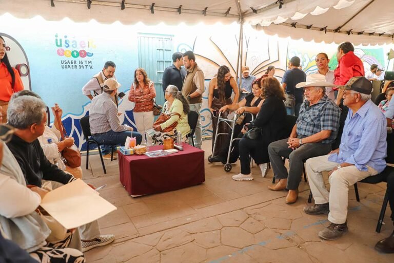 Héctor Santana escucha y resuelve: Audiencia Ciudadana número 25 en San Vicente