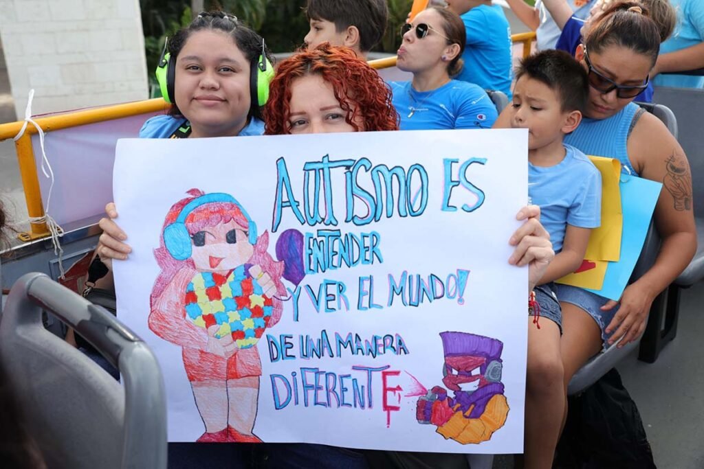 Encabeza Luis Munguía histórica Caravana del Silencio por la neurodivergencia 9 Caravana del Silencio por la neurodivergencia 03