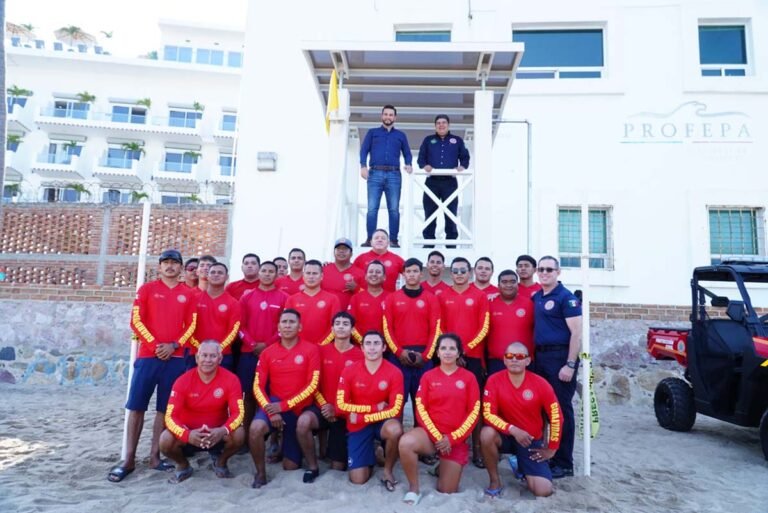 Inaugura Munguía torre de vigilancia en Playa Camarones