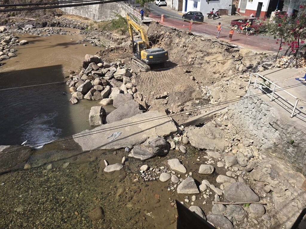 Inicia construcción de muro de contención en la colonia Buenos Aires 1 Inicia construccion de muro de contencion en la colonia Buenos Aires 02