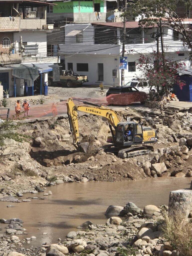 Inicia construcción de muro de contención en la colonia Buenos Aires 3 Inicia construccion de muro de contencion en la colonia Buenos Aires 03