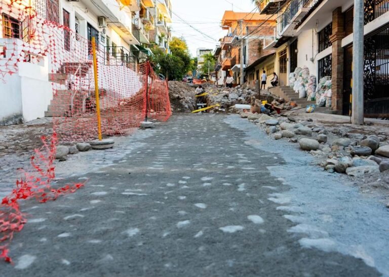 Rehabilita SEAPAL línea de agua potable en la colonia 5 de Diciembre