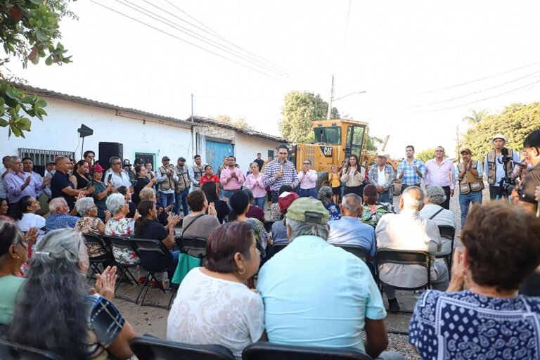Inicia la pavimentación con concreto hidráulico en San Juan de Abajo