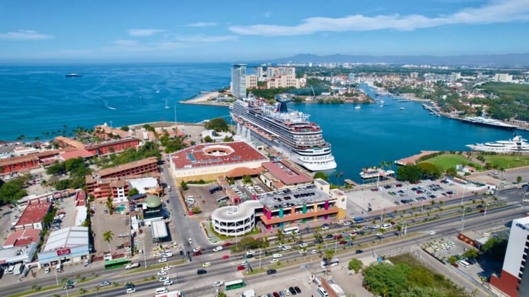 Un triple, dos dobles arribos y una pernocta traerá mayo a Puerto Vallarta