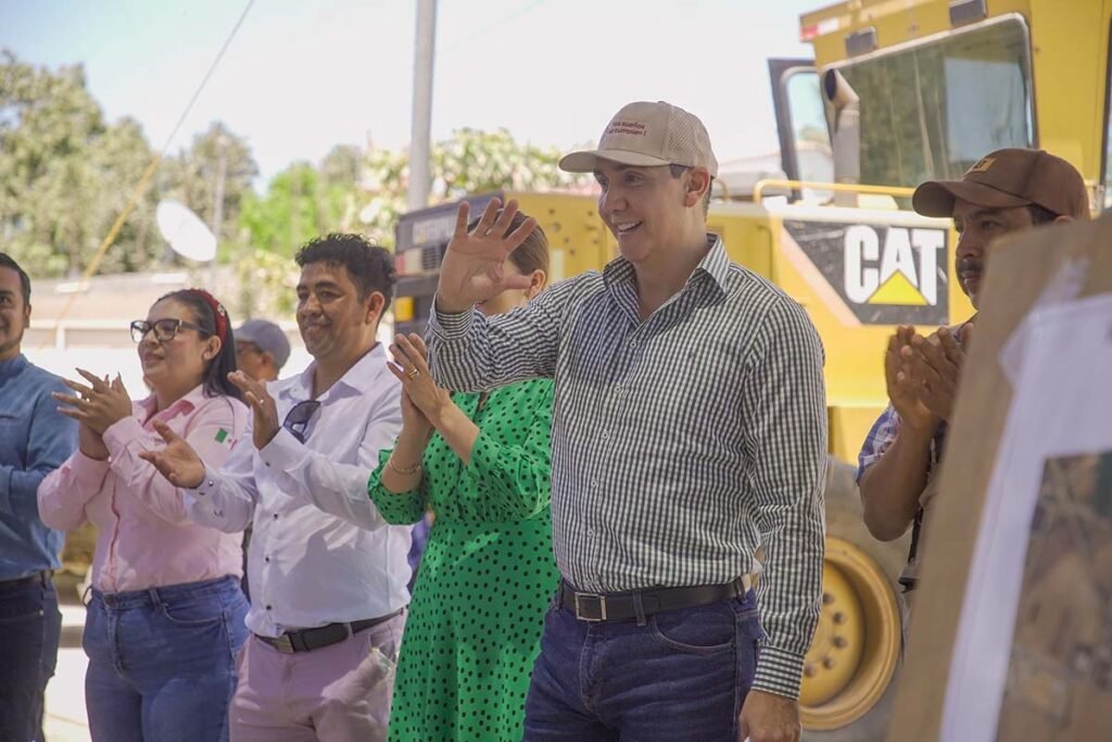 Inicia la pavimentación de la calle 16 de Septiembre en Santa Rosa Tapachula 3 pavimentacion de la calle 16 de Septiembre 06