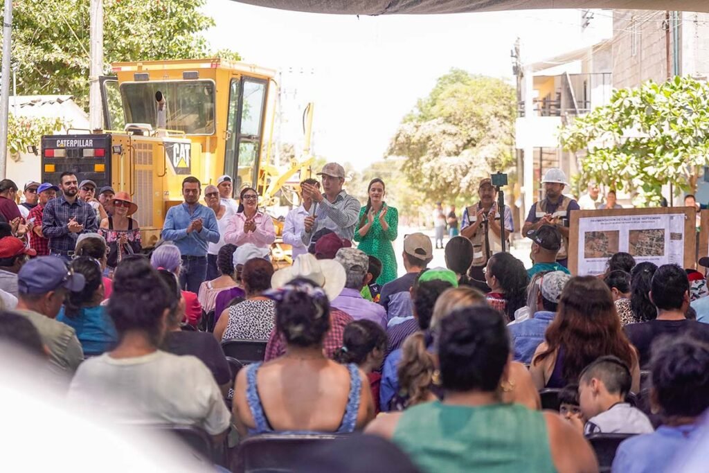 Inicia la pavimentación de la calle 16 de Septiembre en Santa Rosa Tapachula 2 pavimentacion de la calle 16 de Septiembre 07