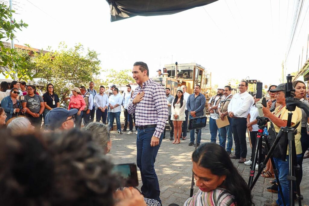 Inicia transformación urbana en Valle Dorado con pavimentación de la calle Valle de México 6 pavimentacion de la calle Valle de Mexico 05