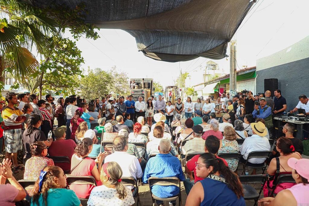 Inicia transformación urbana en Valle Dorado con pavimentación de la calle Valle de México 1 pavimentacion de la calle Valle de Mexico 06