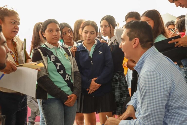 Héctor Santana encabeza 29ª Audiencia Ciudadana en Bucerías, Bahía de Banderas