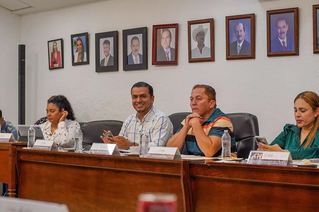 Cabildo de Bahia aprueba reformas clave y nuevo director social 01