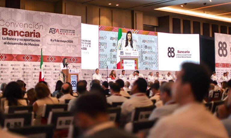 Claudia Sheinbaum inaugura la 88ª Convención Bancaria en Bahía de Banderas