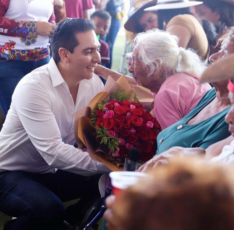 Más de 15 mil mamás fueron festejadas en Bahía de Banderas