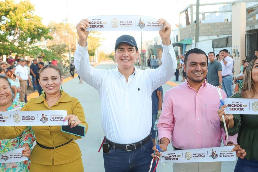 Héctor Santana entrega rehabilitación total del acceso a Jardines del Sol 8 Rehabilitacion total del acceso a Jardines del Sol 03