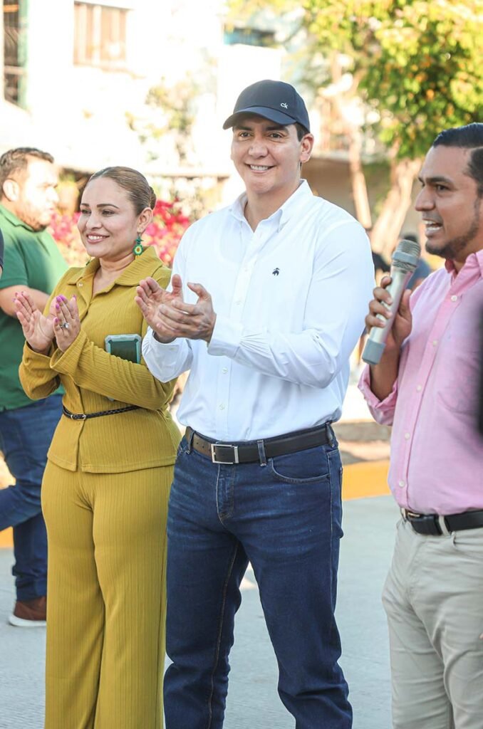 Héctor Santana entrega rehabilitación total del acceso a Jardines del Sol 6 Rehabilitacion total del acceso a Jardines del Sol 04