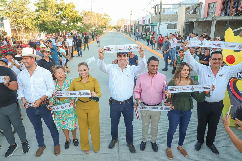 Héctor Santana entrega rehabilitación total del acceso a Jardines del Sol 1 Rehabilitacion total del acceso a Jardines del Sol 09