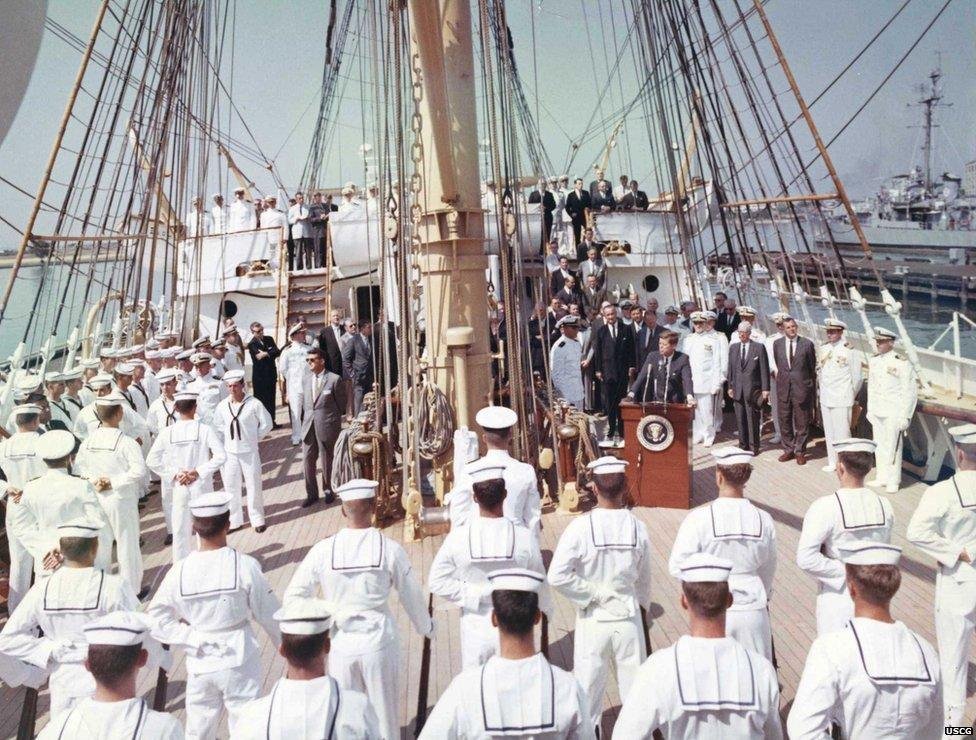 Majestuoso velero USCGC Eagle visitará Vallarta del 9 al 12 de mayo 2 Cadetes de marina a bordo del USCGC Eagle.