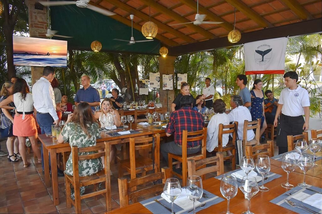 Cena con causa en Mariscos Tino's La Laguna.
